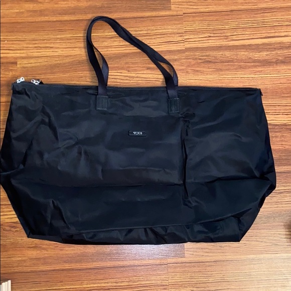 Tumi Handbags - Tumi large black tote